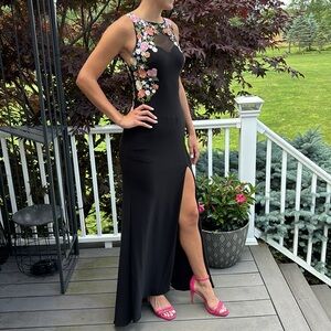 NWT Blondie Nites Black Embroidered Floral Evening Gown with Sequins -  Size 5